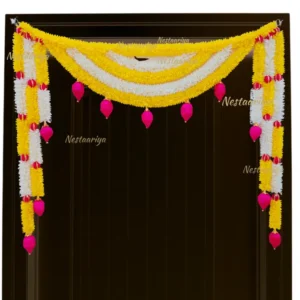 Nestaariya Layered Gajra Toran with white-yellow gajra and pink lotus buds – handmade festive door bandanwar